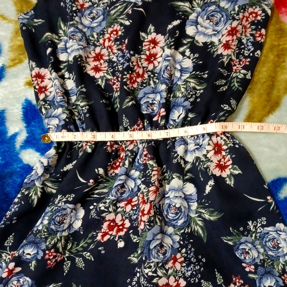 Adorable Blue Floral Romper xs - Picture 2 of 5